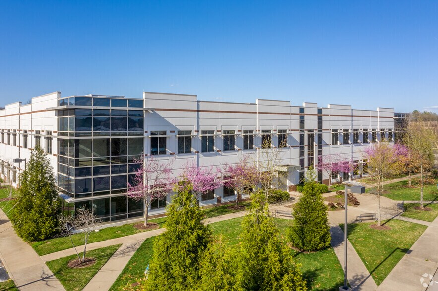 More Photos Of 455 Duke Dr, Franklin Office For Lease