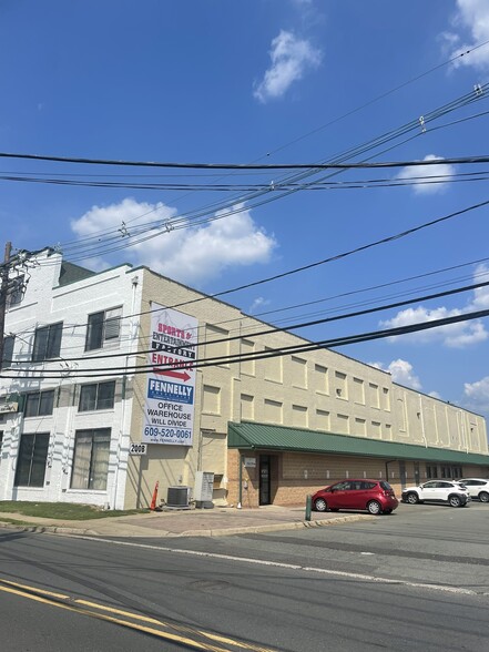 More Photos Of 200 Whitehead Rd, Hamilton Light Distribution For Lease