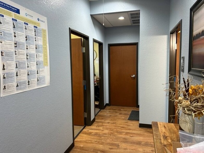 More Photos Of 4722 College Park, San Antonio Light Distribution For Sale