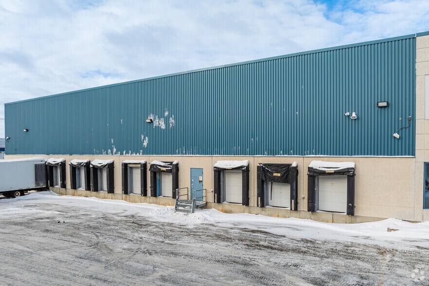 More Photos Of 9000-9280 Boul du Golf, Montréal Research And Development For Lease