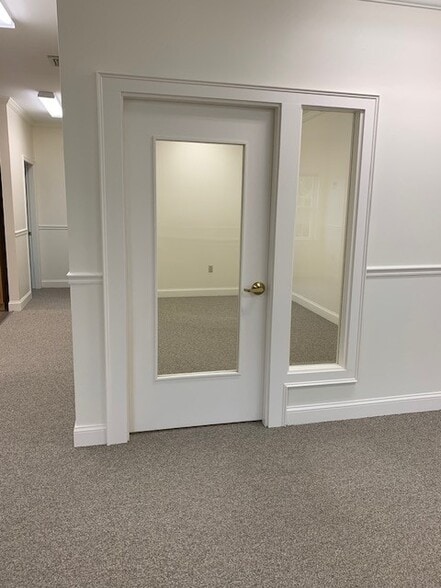 More Photos Of 2-18 Vinal Sq, Chelmsford Office For Lease