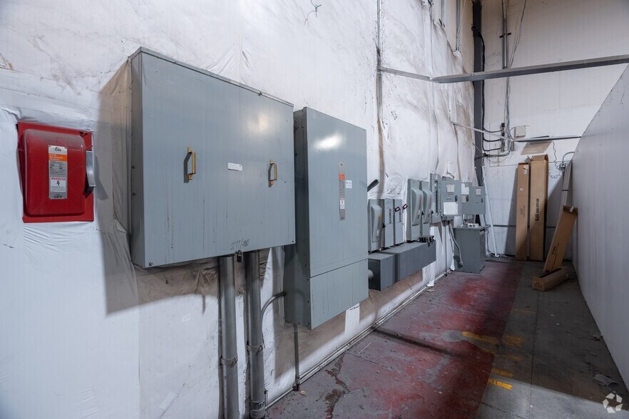 More Photos Of 401 E 124th Ave, Thornton Industrial For Sale