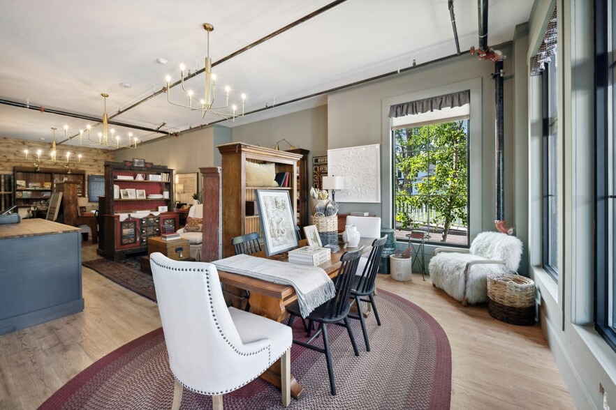 More Photos Of 325 Central Ave, Whitefish Storefront Retail Office For Sale