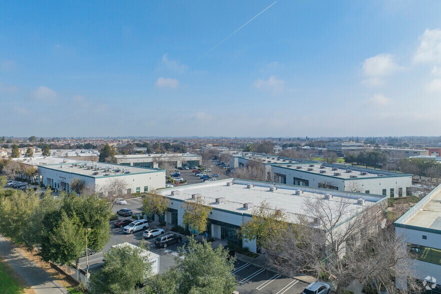 More Photos Of 181 Sand Creek Rd, Brentwood Office Residential For Lease