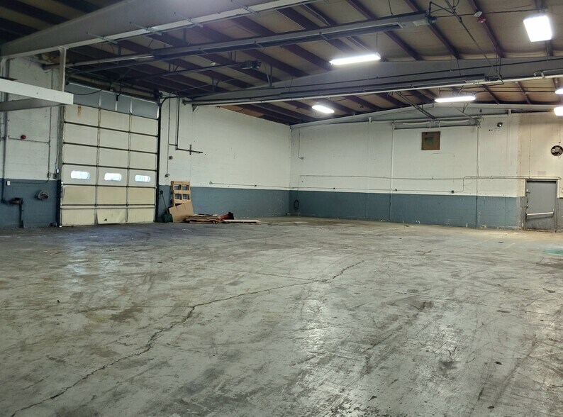 Primary Photo Of 240 Westminster Rd, West Seneca Warehouse For Lease
