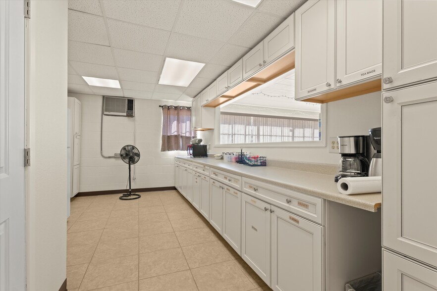 More Photos Of 1911 34th St, Lubbock Specialty For Sale