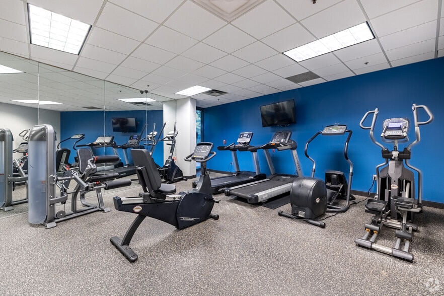 More Photos Of 100 Crescent Centre Pky, Tucker Office For Lease