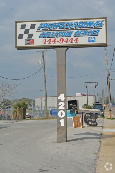 More Photos Of 4201 Palafox St, Pensacola Service For Sale