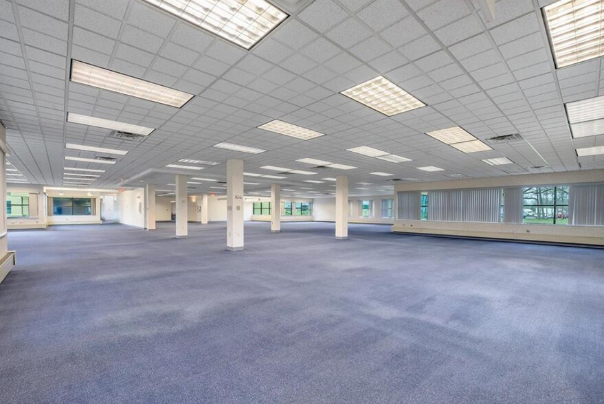 More Photos Of 10650 S Bennett Dr, Morrice Medical For Lease