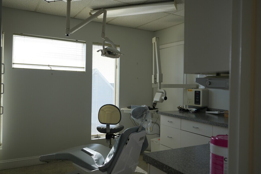 More Photos Of 30 Canton St, Manchester Medical For Lease