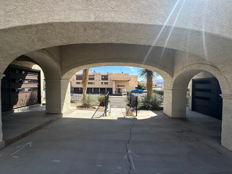 More Photos Of 1850-1870 Mcculloch Blvd N, Lake Havasu City General Retail For Sale