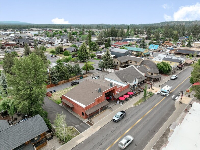 More Photos Of 220 W Cascade Ave, Sisters Storefront Retail Office For Lease
