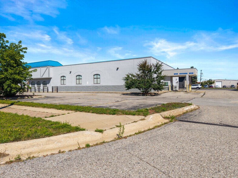More Photos Of 419 W Main St, Gaylord Drugstore For Sale