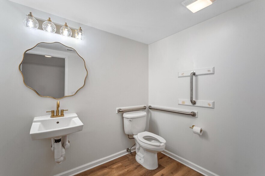 More Photos Of 609 Carteret St, Beaufort Storefront Retail Residential For Lease