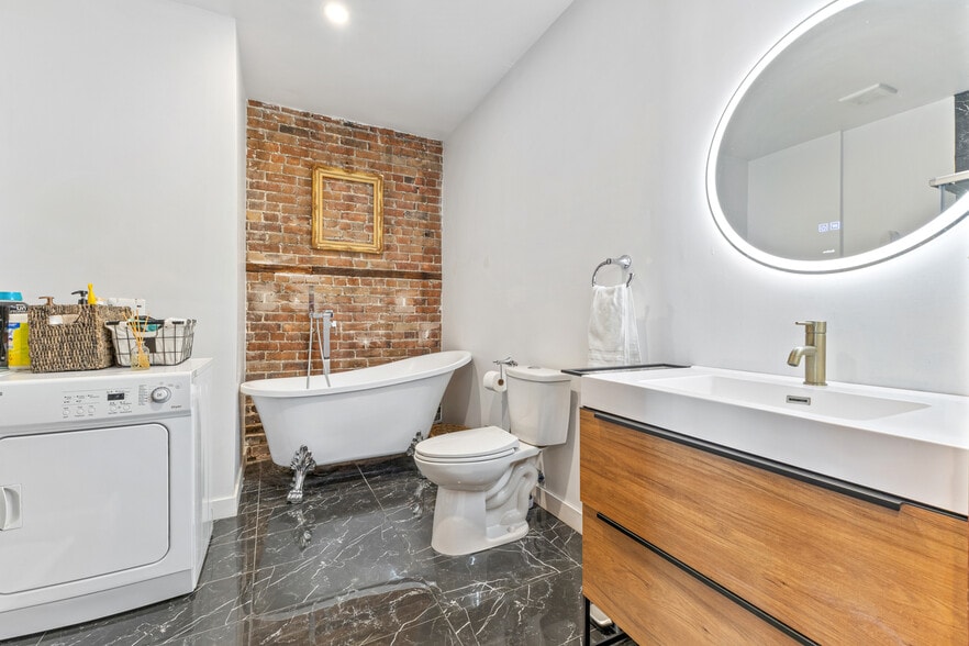 More Photos Of 1023 Rue Berri, Montréal Apartments For Sale