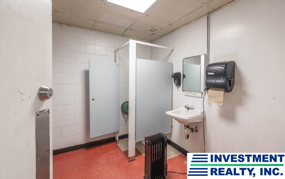 More Photos Of 121 Howard Johnson, Rolla Restaurant For Sale