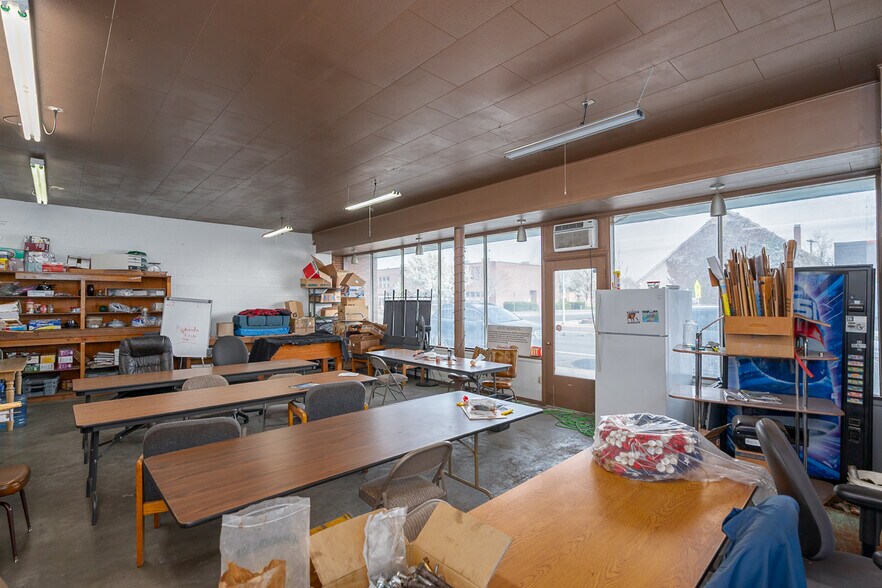 More Photos Of 612 W 3rd Ave, Moses Lake Industrial For Sale