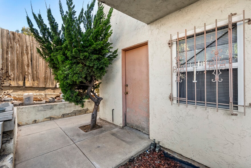 More Photos Of 6945 Imperial Ave, San Diego Storefront Retail Residential For Sale