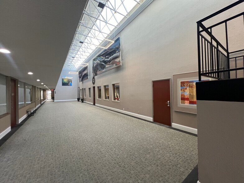 More Photos Of 6116 Skyline Dr, Houston Light Distribution For Lease