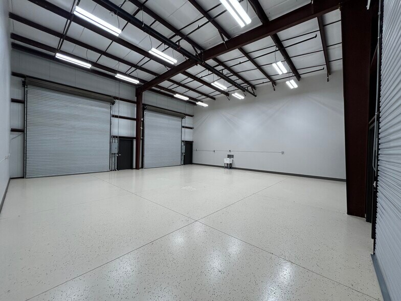 More Photos Of 2700 N Lake Valley Rd, Prescott Valley Light Manufacturing For Lease