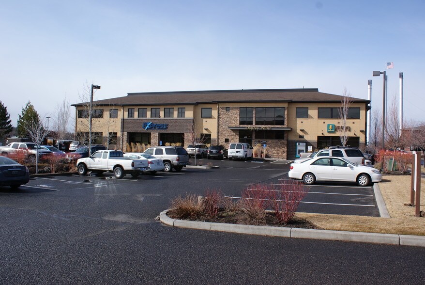 More Photos Of 400 SW Bluff Dr, Bend Medical For Lease