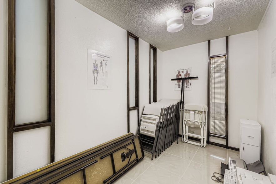 More Photos Of 4219 S Broadway, Englewood Medical For Sale