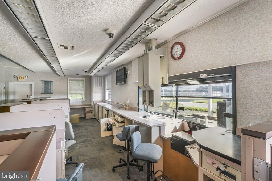 More Photos Of 4943 Landis Ave, Vineland Bank For Lease