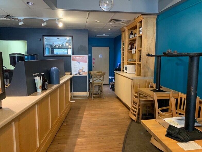 More Photos Of 218-224 State St, Madison Storefront Retail Office For Lease