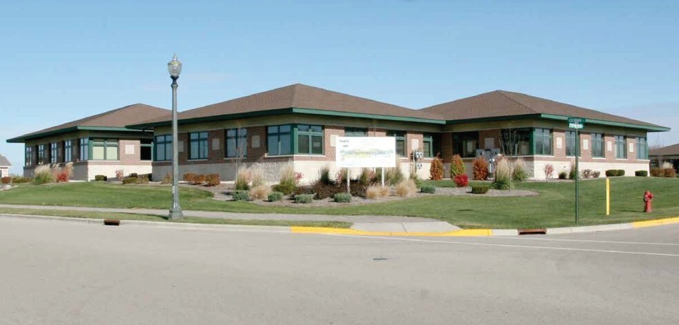 More Photos Of 1021 Quinn Dr, Waunakee Office For Lease