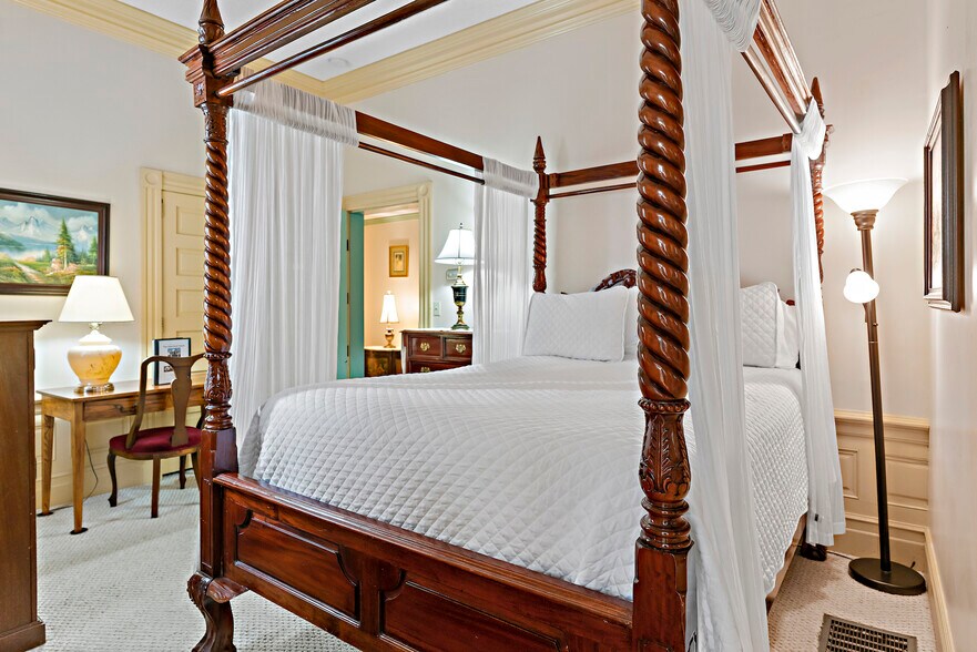 More Photos Of 426 W Church St, Swainsboro Hospitality For Sale