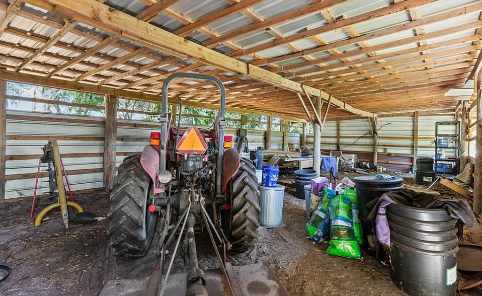 More Photos Of 101 SE 51st Lane, Center Hill Land For Sale