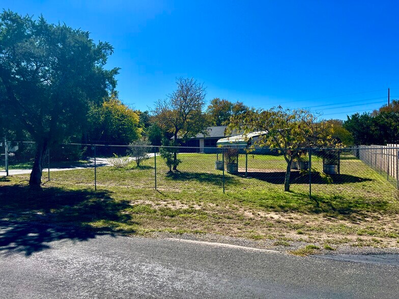 More Photos Of 16001 Awalt Dr, Austin Office For Lease