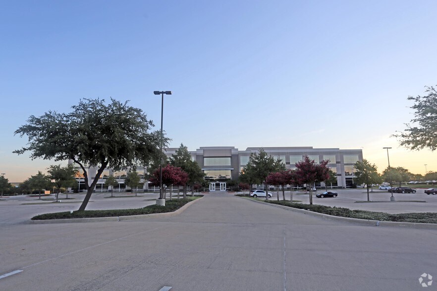 More Photos Of 2101 W John Carpenter Fwy, Irving Office For Lease