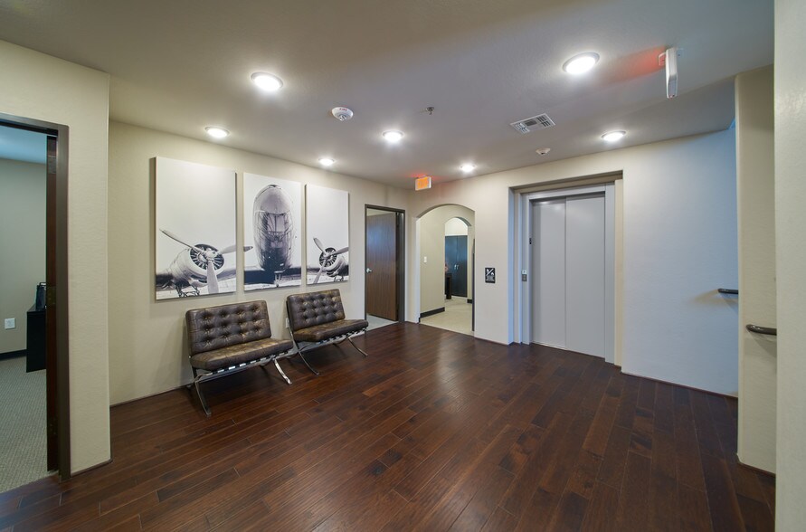 More Photos Of Greatwood Parkway, Sugar Land Office For Sale
