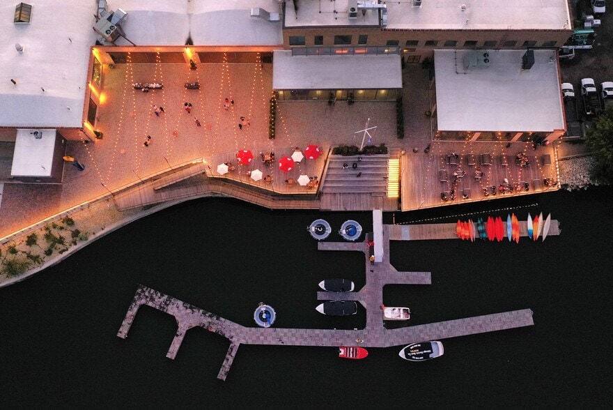 More Photos Of 3057 N Rockwell St, Chicago Storefront Retail Office For Lease