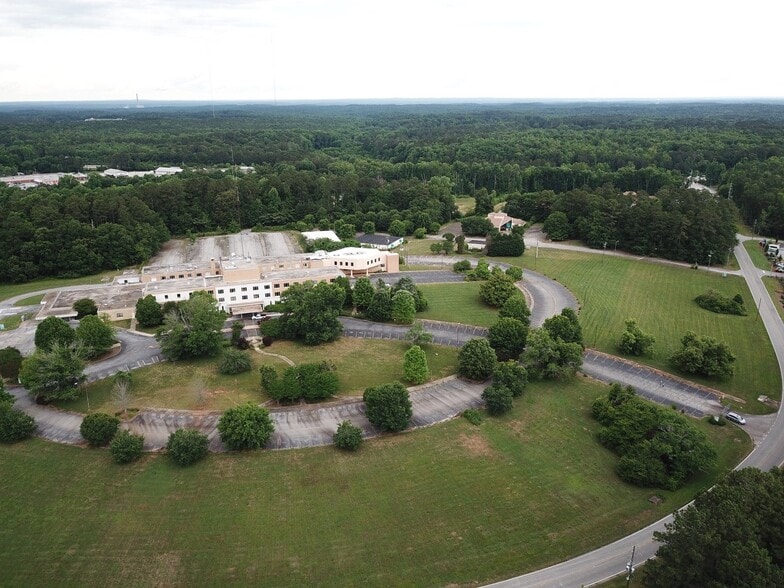 More Photos Of 60 Hospital, Newnan Office For Sale