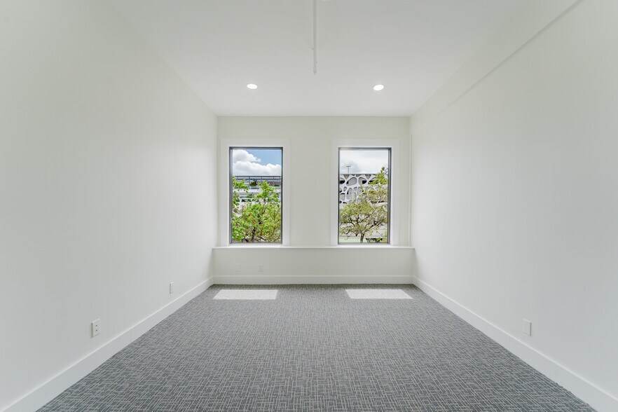 More Photos Of 411 E Atlantic Ave, Delray Beach Storefront Retail Office For Lease