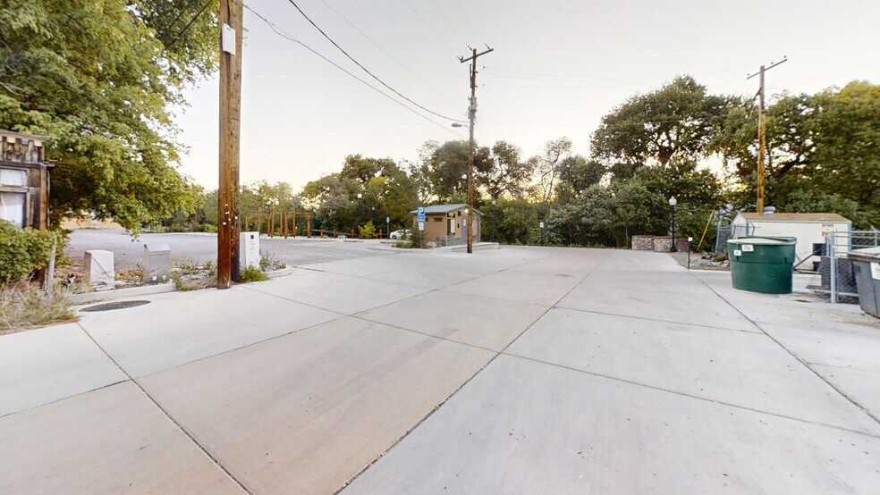 More Photos Of 614 N Bullard St, Silver City Restaurant For Sale