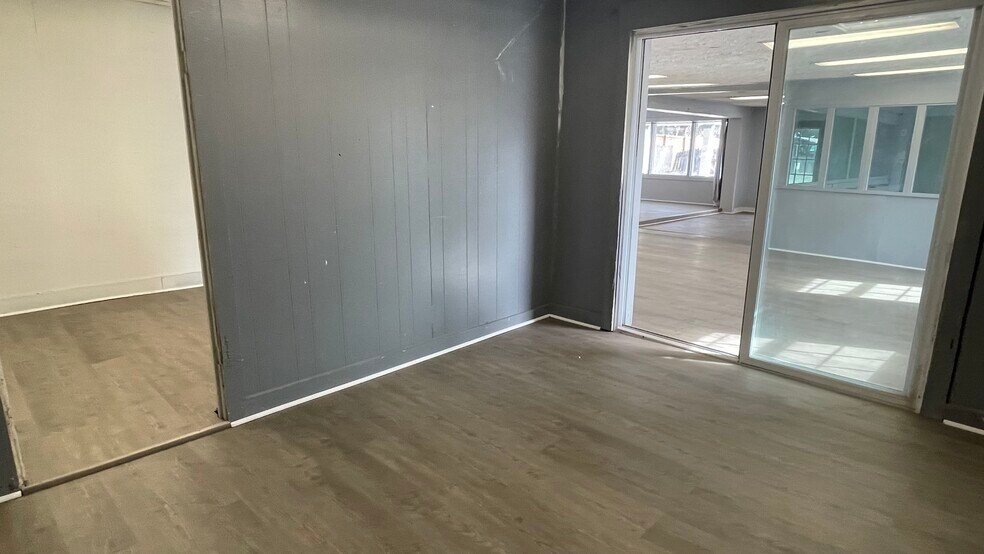 More Photos Of 507 Us-80 Hwy, Savannah Freestanding For Lease