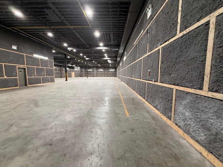 More Photos Of 1539 Covert St, Ridgewood Warehouse For Lease