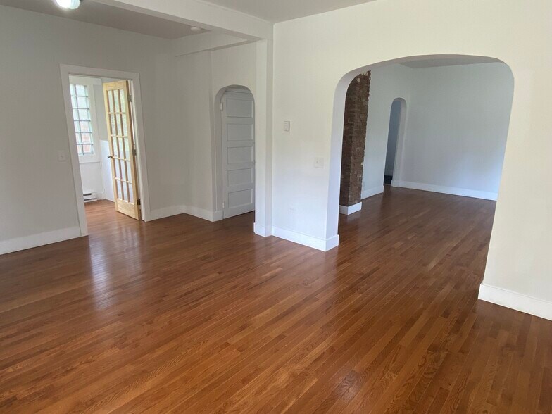 More Photos Of 105 Willowbrook Rd, South Abington Office Residential For Lease