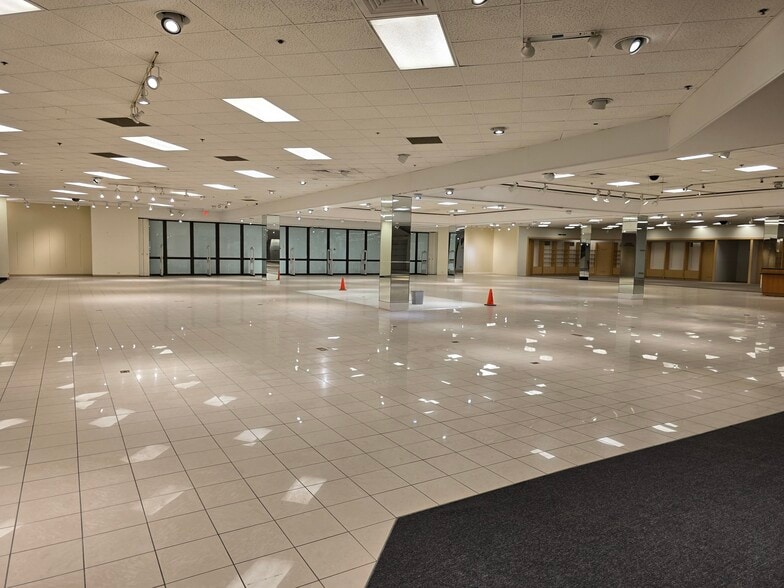 More Photos Of 3340 Mall Loop Dr, Joliet Department Store For Sale