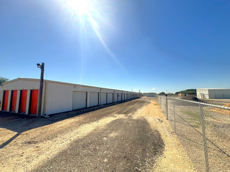 More Photos Of 8109 Us Highway 77, Sinton Self Storage For Sale