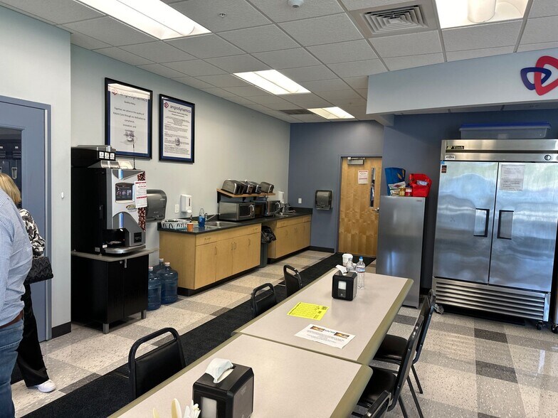 More Photos Of 8 Glens Falls Tech Park, Glens Falls Manufacturing For Lease