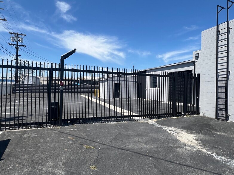More Photos Of 3316-3318 Burton Ave, Burbank Warehouse For Sale