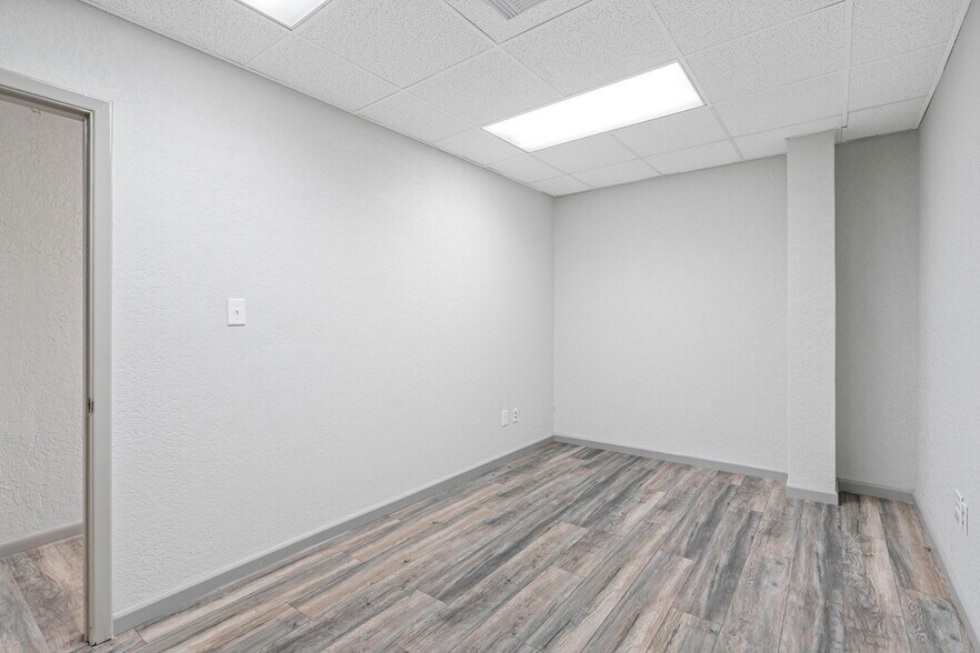 More Photos Of 2812 N 34th St, Tampa Office For Lease