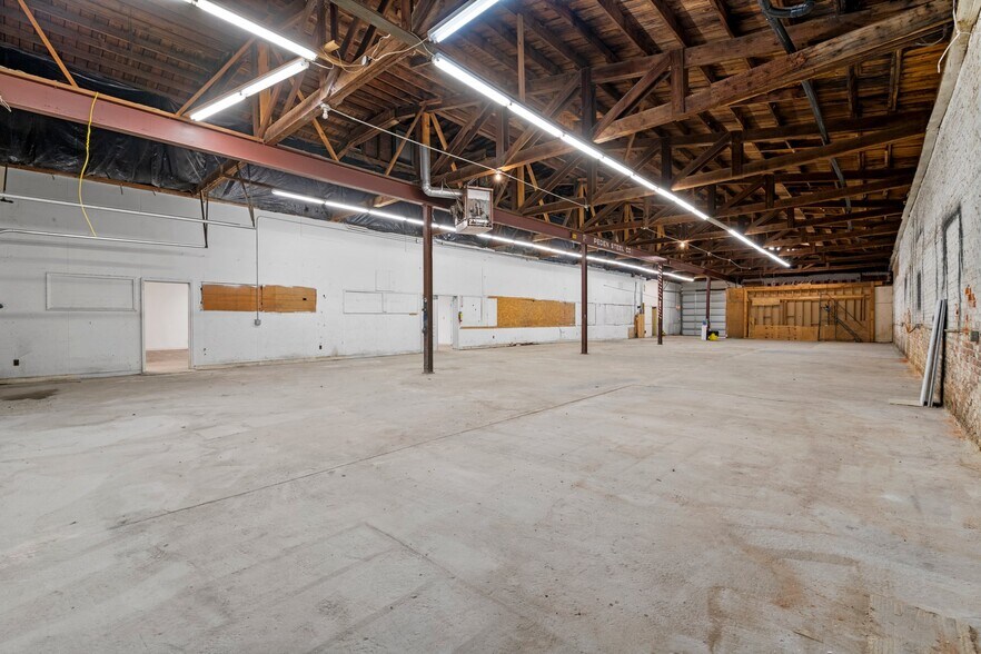 More Photos Of 120 W Vance St, Zebulon Warehouse For Sale