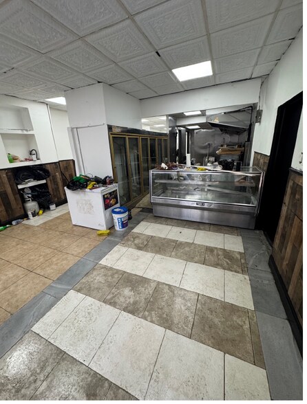 More Photos Of 726 Courtlandt Ave, Bronx Restaurant For Lease