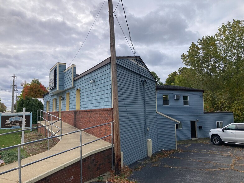 More Photos Of 1238 Lost Nation Rd, Willoughby Storefront For Sale