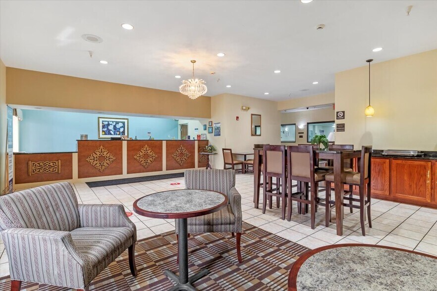 More Photos Of 3440 E Clear Lake Ave, Springfield Hotel For Sale